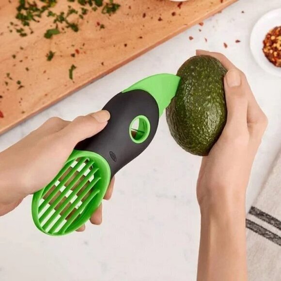AVOCADO SLICER 3-IN-1 - Picture 5 of 9